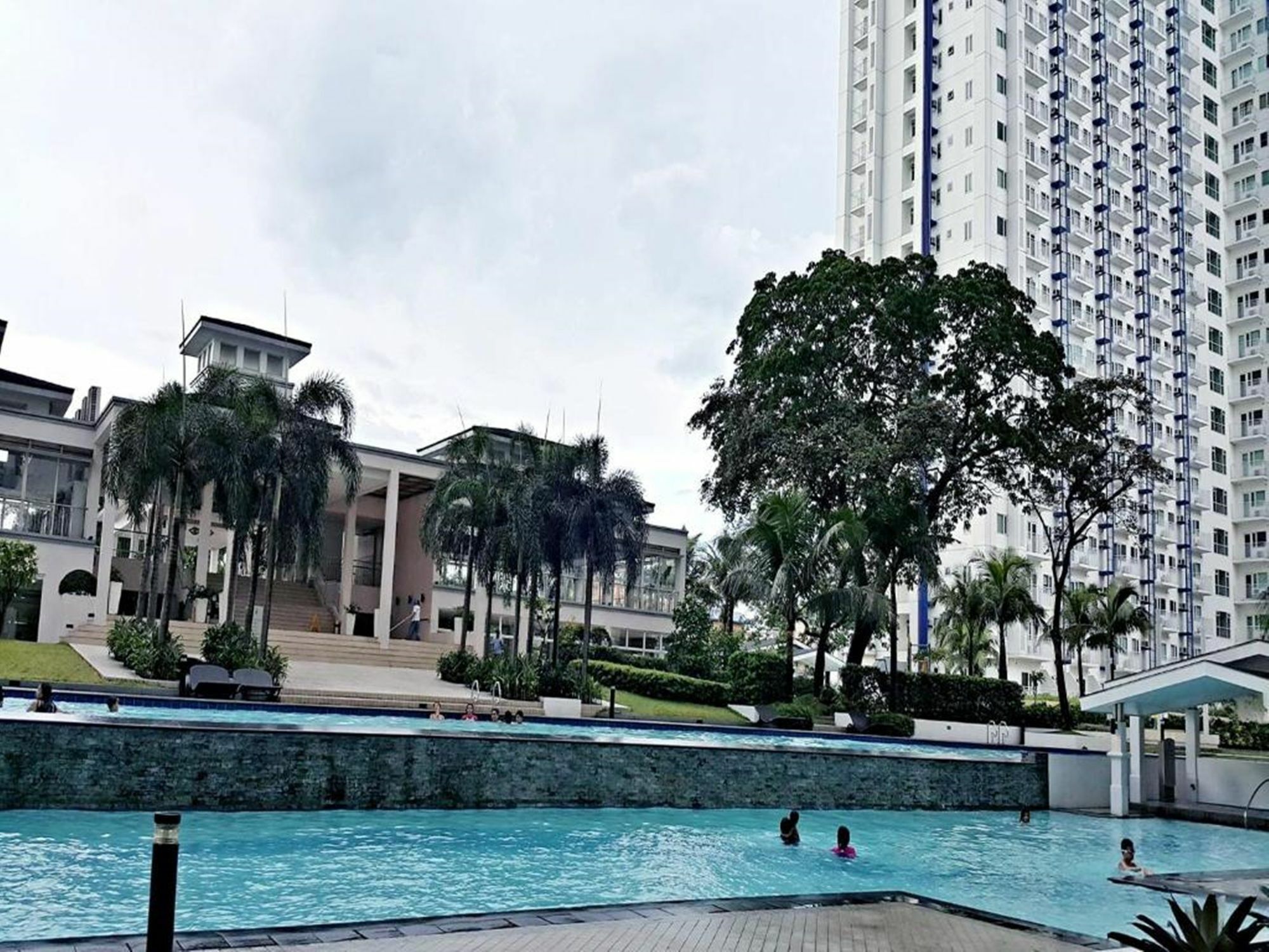Grass Residences By Jg Vacation Rentals ケソンシティ エクステリア 写真